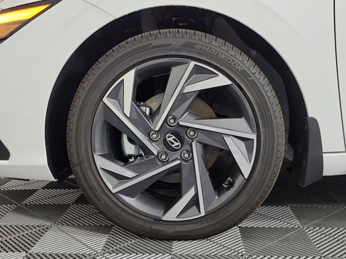 New 2025 Hyundai Elantra SEL image 35