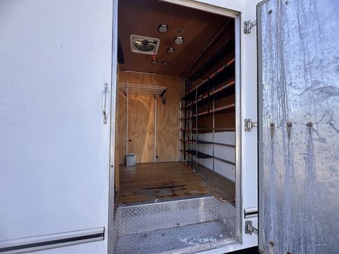 Used 2017 Chevrolet Express 3500 image 21