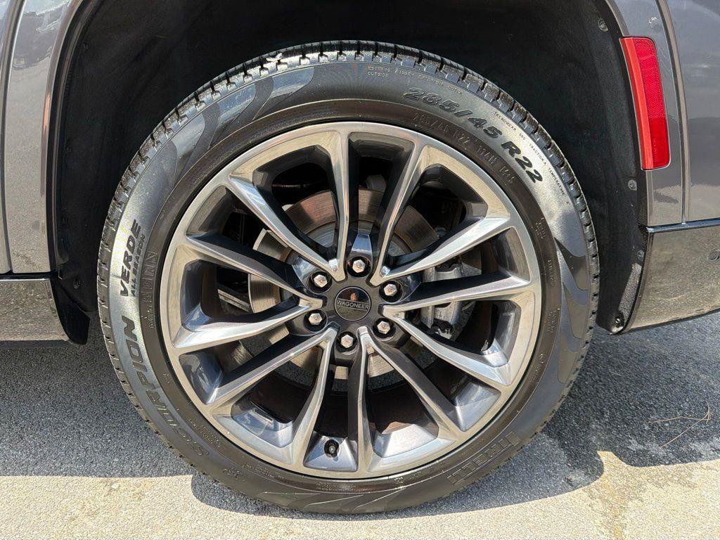 Used 2022 Jeep Grand Wagoneer Series I AWD/4WD image 13