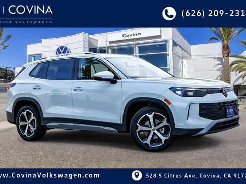 New 2026 Volkswagen Tiguan SE image 1