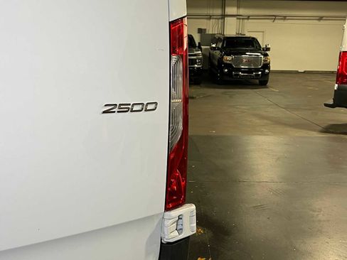 Used 2025 Mercedes-Benz Sprinter 2500 image 15