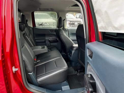 New 2026 Ford Maverick Lariat w/ Black Appearance Package image 19