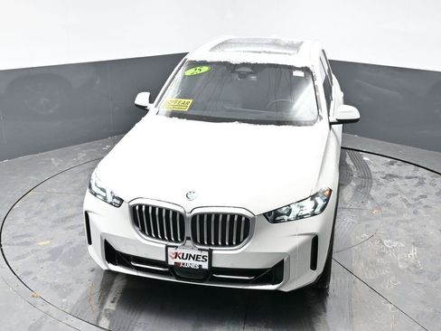 Used 2025 BMW X5 xDrive50e AWD/4WD image 38