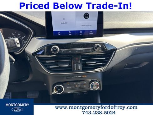Used 2022 Ford Escape SE image 23