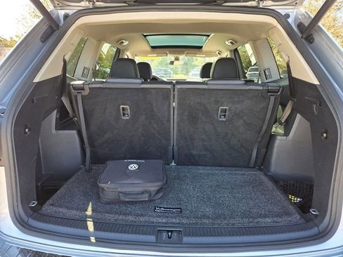 Used 2021 Volkswagen Atlas SEL Premium image 20