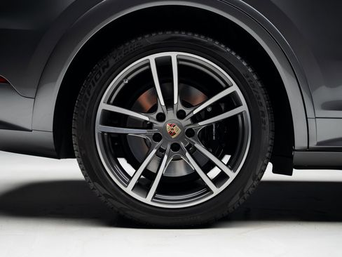 Used 2023 Porsche Cayenne Turbo image 35