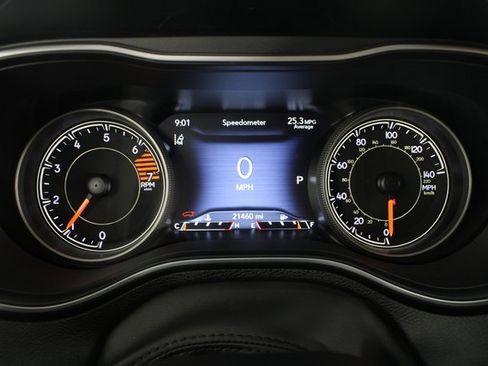 Used 2023 Jeep Cherokee Altitude Lux image 10