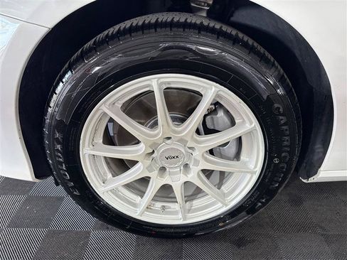 Used 2019 Mercedes-Benz E 300 4MATIC image 33