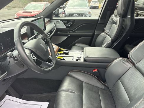 Used 2025 Lincoln Aviator Black Label image 26