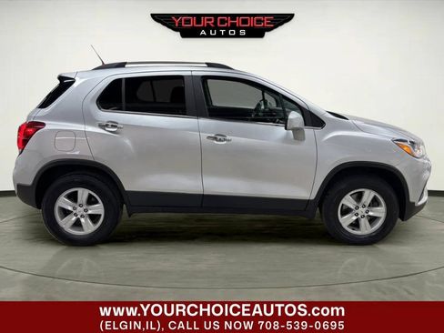 Used 2017 Chevrolet Trax LT w/ LT Convenience Package AWD/4WD image 8