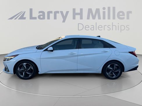 Used 2021 Hyundai Elantra Limited w/ Cargo Package FWD image 2