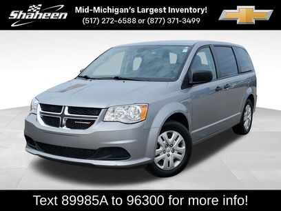 Used 2019 Dodge Grand Caravan SE w/ UConnect Hands-Free Group