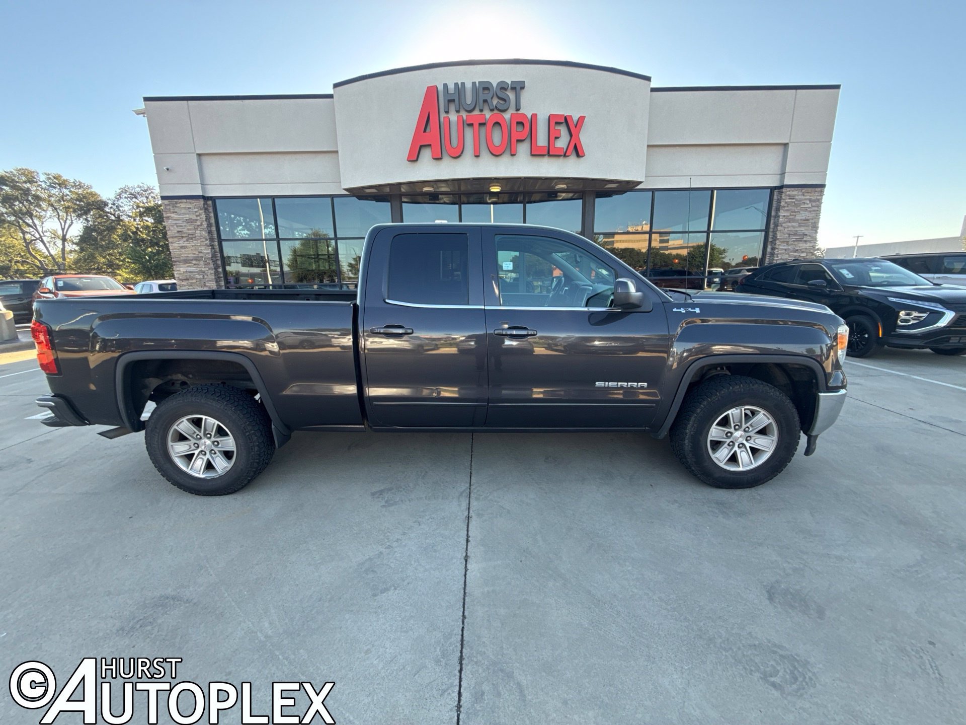 Used 2014 GMC Sierra 1500 SLE AWD/4WD image 1