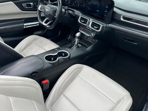 Used 2024 Ford Mustang Premium image 19
