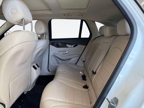 Used 2018 Mercedes-Benz GLC 300 4MATIC image 12