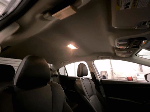 Used 2022 Subaru Impreza 2.0i Premium image 21