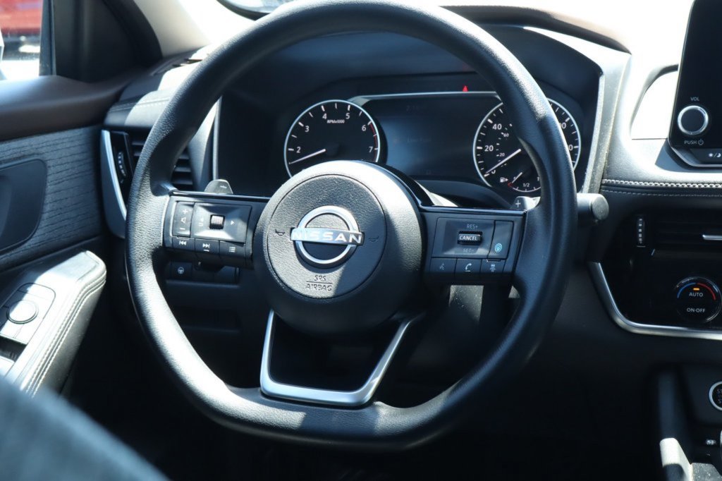 Used 2022 Nissan Rogue SV AWD/4WD image 27