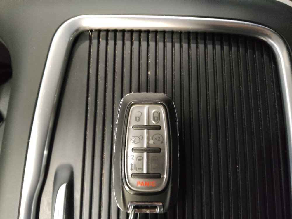Used 2023 Chrysler Pacifica Touring-L FWD image 32