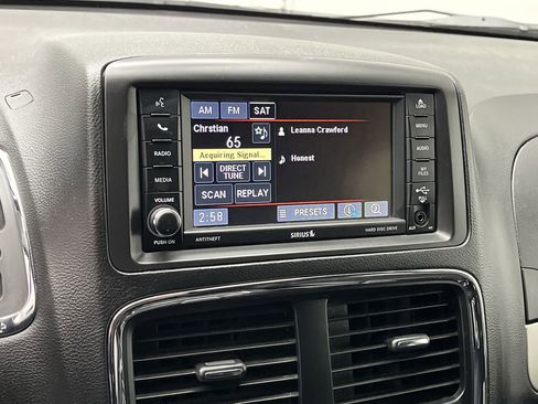 Used 2016 Dodge Grand Caravan R/T image 17