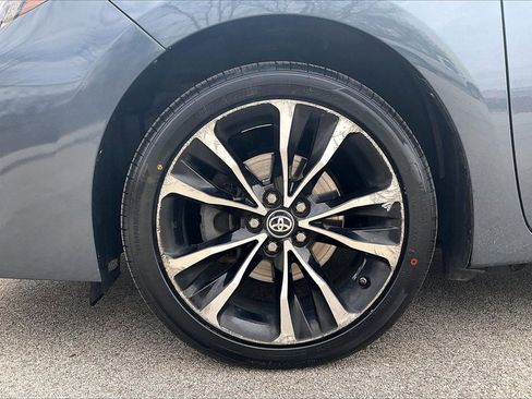 Used 2017 Toyota Corolla SE w/ SE Premium Package image 9