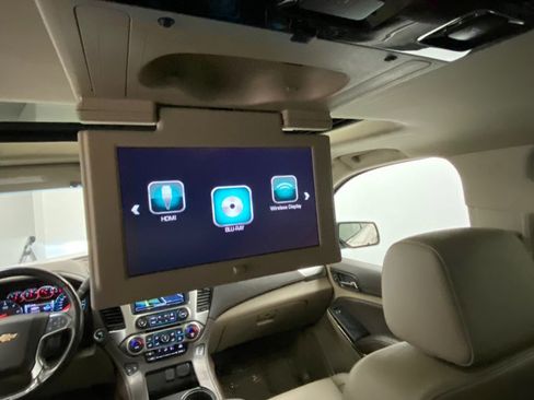 Used 2019 Chevrolet Tahoe LT w/ LT Signature Package image 37