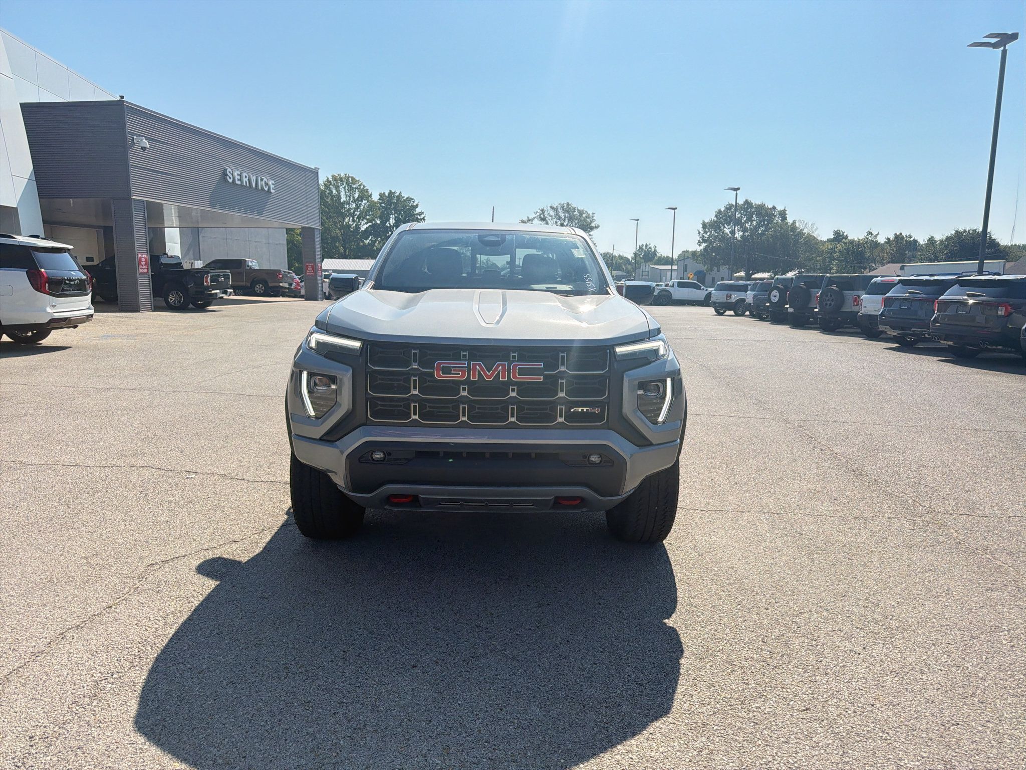 Used 2024 GMC Canyon AT4 w/ AT4 Premium Package AWD/4WD image 8