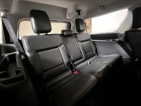 Used 2025 Ford Expedition Max Active AWD/4WD image 23
