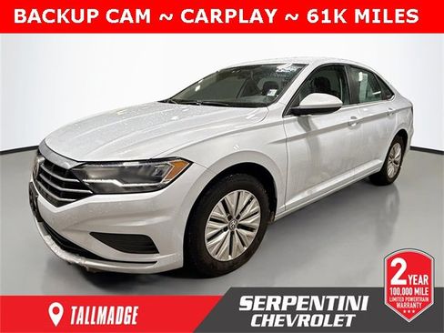 Used 2019 Volkswagen Jetta R-Line image 1