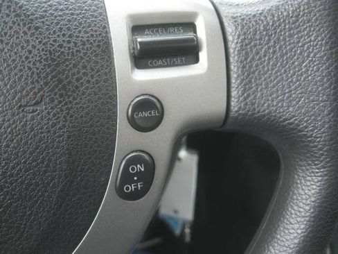 Used 2014 Nissan Rogue S w/ Convenience Package AWD/4WD image 28