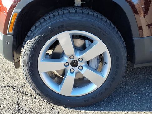 New 2026 Land Rover Defender 130 S image 9