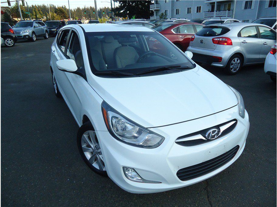 Used 2013 Hyundai Accent SE FWD image 4