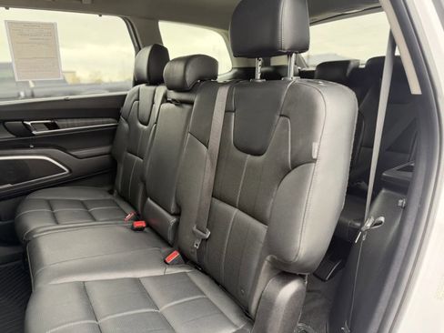 Used 2024 Kia Telluride EX image 40