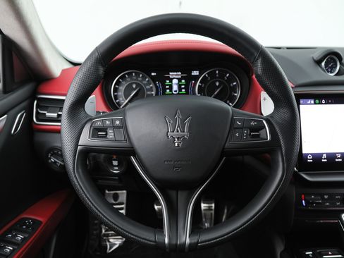 Certified 2023 Maserati Ghibli Modena RWD image 16