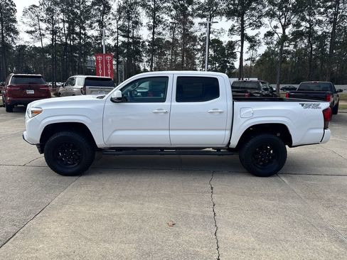 Used 2023 Toyota Tacoma SR image 2