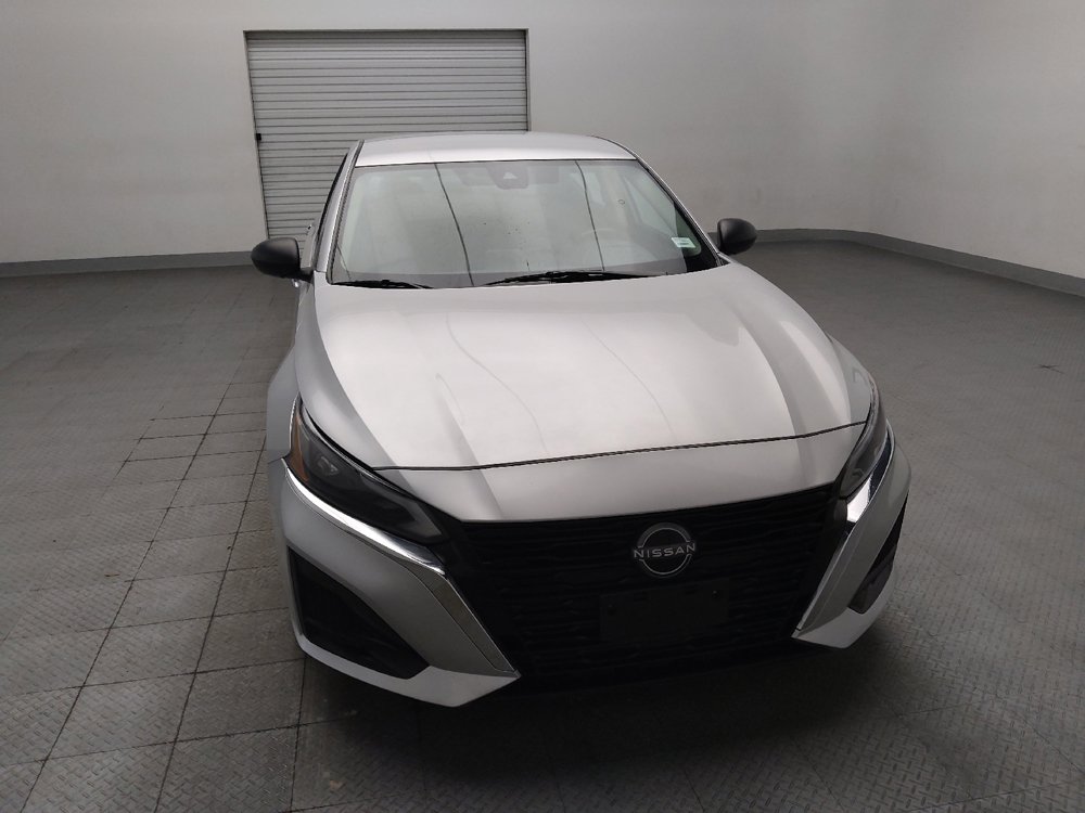 Used 2024 Nissan Altima 2.5 SV FWD image 14