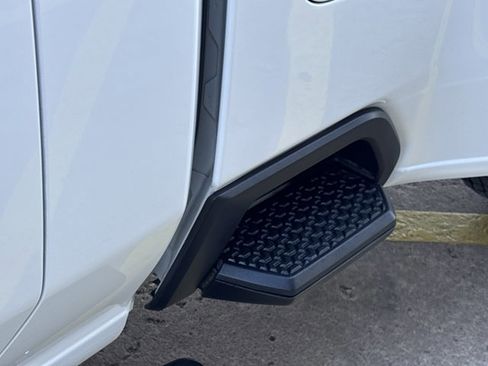 Used 2024 GMC Sierra 3500 SLE w/ SLE Convenience Package image 16