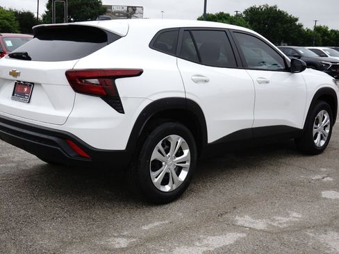 New 2026 Chevrolet Trax LS FWD image 7