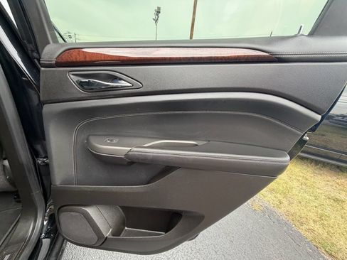 Used 2012 Cadillac SRX Luxury FWD image 16