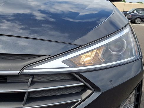 Used 2020 Hyundai Elantra Value Edition FWD image 9