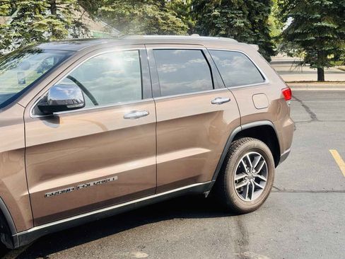Used 2020 Jeep Grand Cherokee Limited w/ Luxury Group II AWD/4WD image 5
