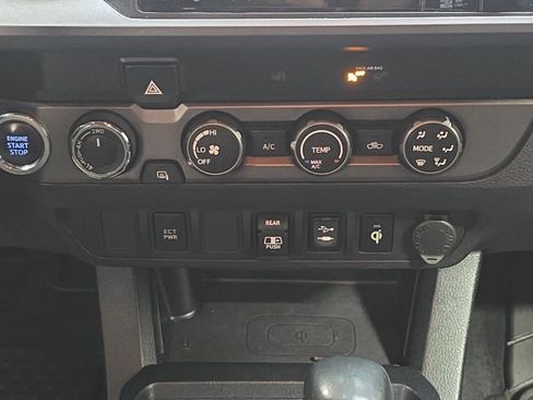 Used 2019 Toyota Tacoma TRD Off-Road image 22