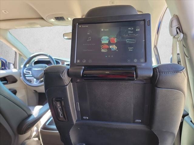 Used 2018 Chrysler Pacifica Touring-L Plus w/ Advanced Safetytec Group FWD image 18
