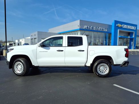 Used 2024 Chevrolet Colorado W/T w/ Technology Package image 27