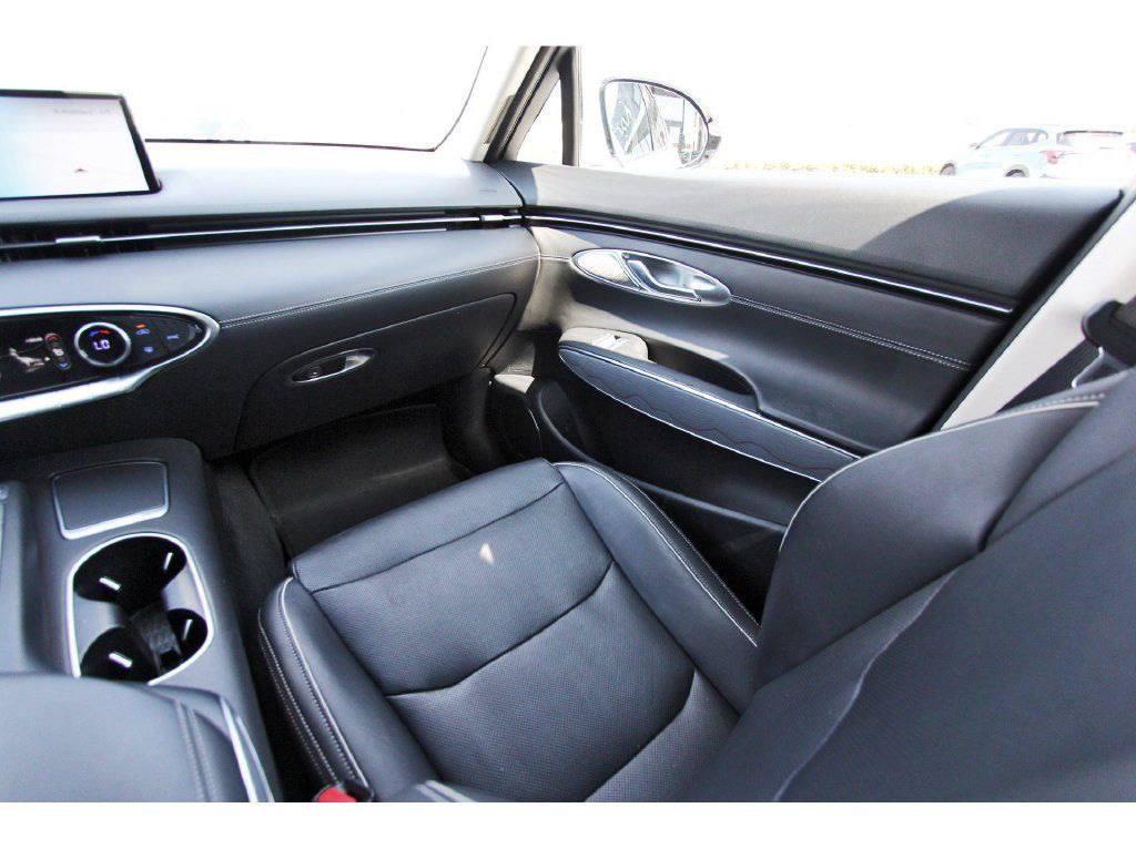 Used 2023 Genesis GV70 2.5T w/ Advanced Package AWD/4WD image 11