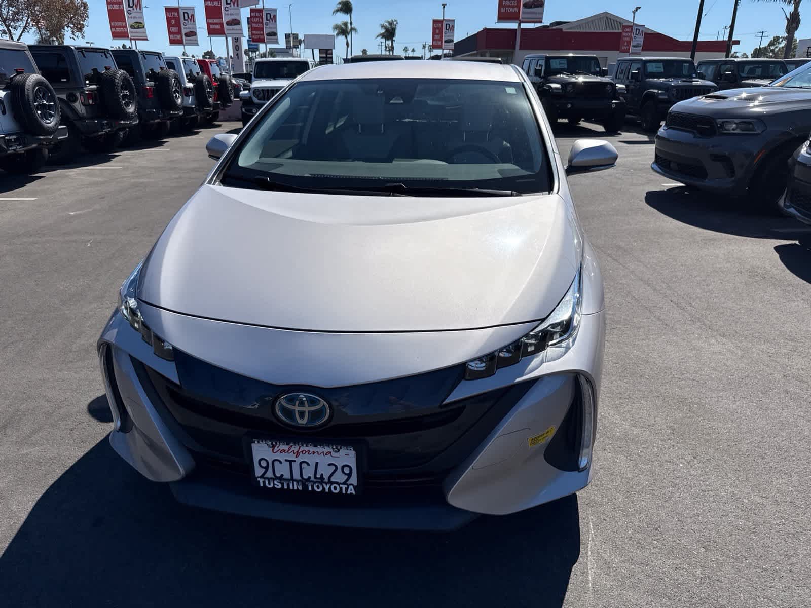 Used 2022 Toyota Prius Prime XLE FWD image 2