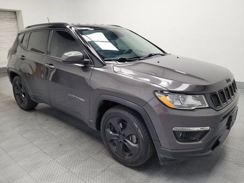 Used 2019 Jeep Compass Latitude FWD image 14