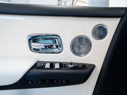 Used 2019 Rolls-Royce Phantom Sedan RWD image 25