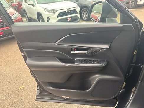 Used 2024 Toyota Grand Highlander AWD Hybrid image 33