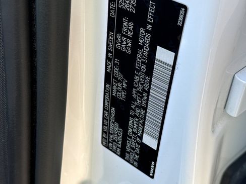 Used 2023 Volvo XC60 B5 Plus w/ Protection Package Premier image 34