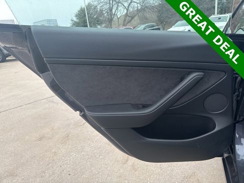 Used 2023 Tesla Model 3 Standard Range image 17